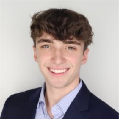 Demian Schatt headshot